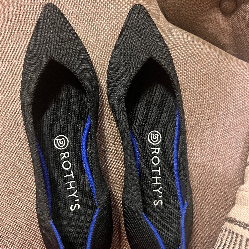 Black 8.5 Rothy's Points - worn once
